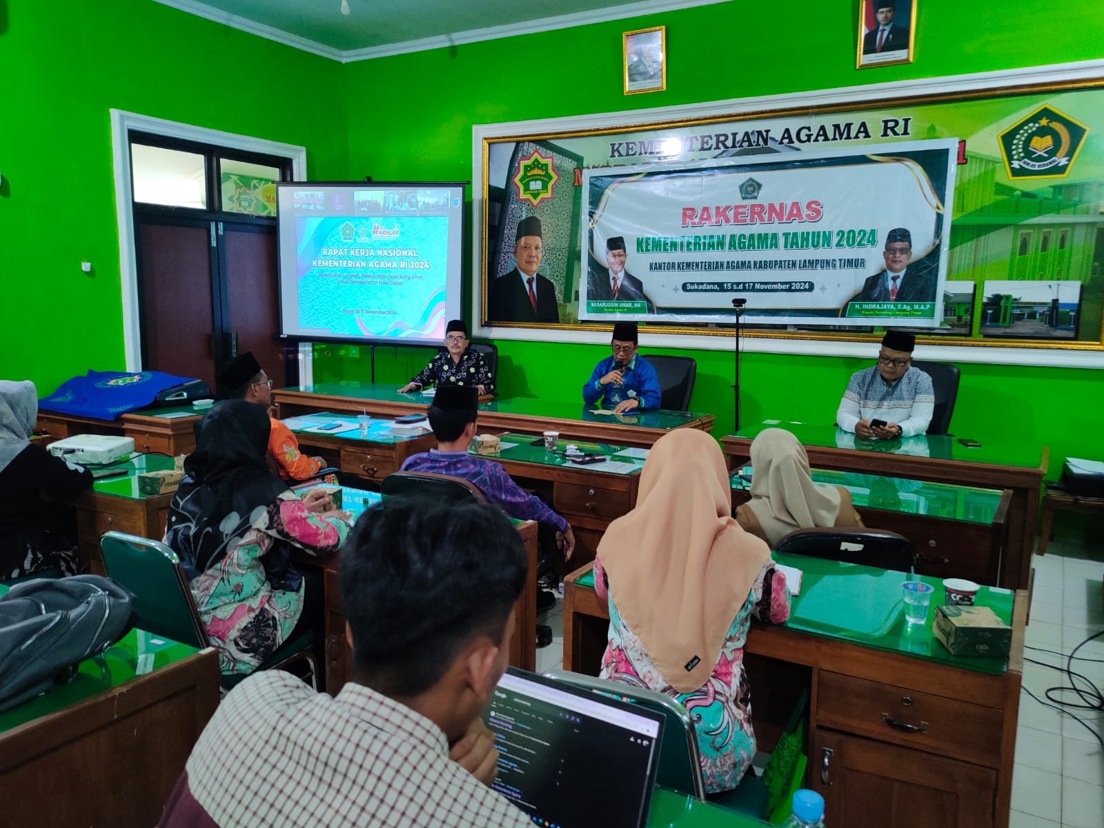 Kepala Kemenag Lampung Timur Ikuti Rakernas November 2024 secara Daring, Antusius Ikuti Kajian Qurasih Shihab