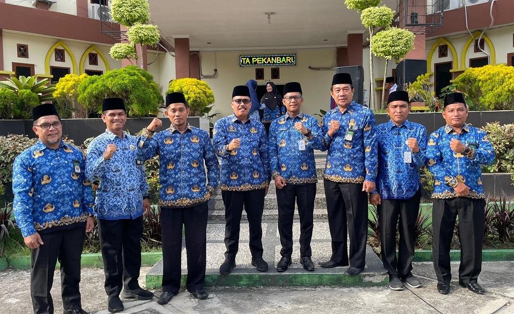 Ka. KUA Kec. Se-Kota Pekanbaru Ikuti Upacara Peringatan Harlah Pancasila