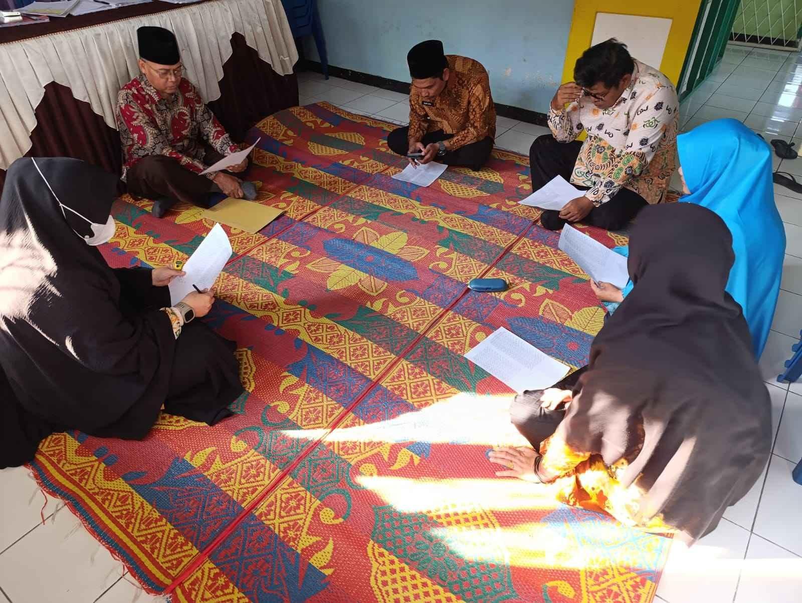 KUA Curup Selatan Gelar Kegiatan Tahsin Rutin, Perkuat Kemampuan Baca Al-Qur’an Pegawai dan Penyuluh