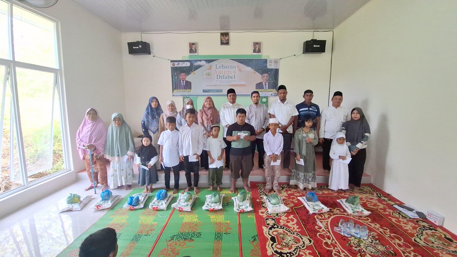 KUA Lumut Gelar Kegiatan “Lebaran Yatim dan Difabel”, Salurkan Zakat ASN kepada Anak Yatim, Lansia, dan Penyandang Disabilitas
