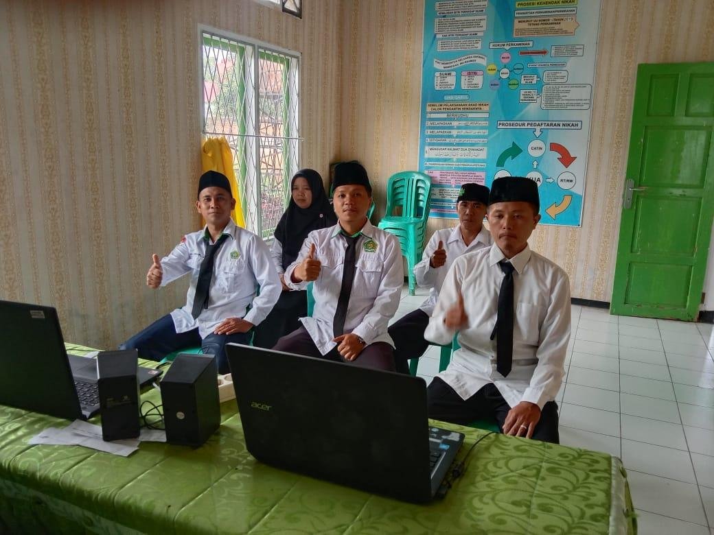 ASN PPPK KUA Binduriang Semangat Ikuti Pembukaan Latsar CPNS dan Orientasi PPPK Kemenag Secara Zoom