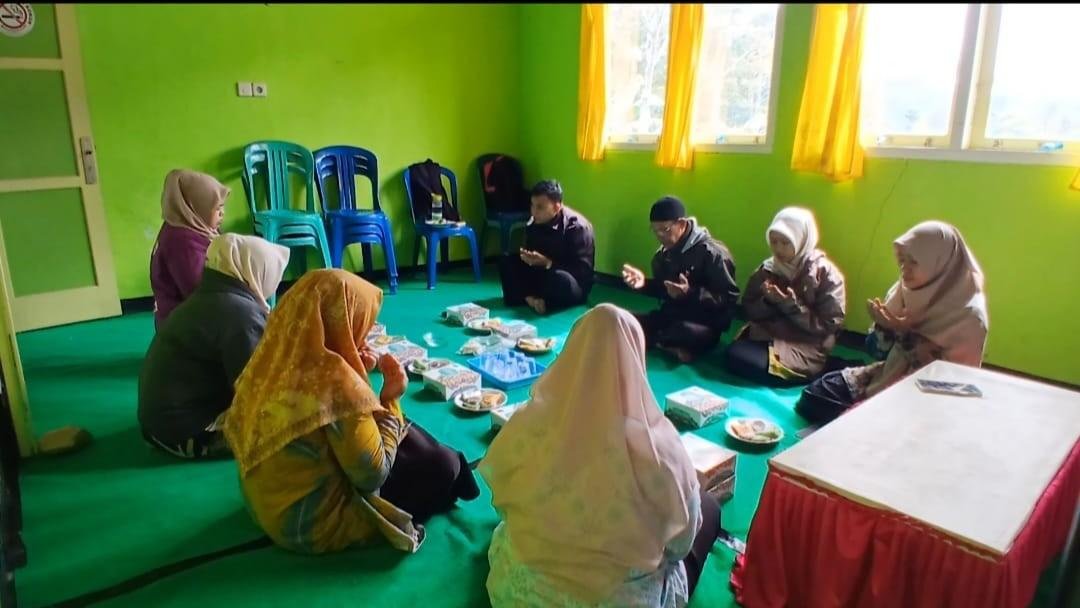 Tasyakuran PPPK 2025 KUA Bermani Ulu Raya Digelar di Aula Kantor, Diwarnai Suasana Kekeluargaan