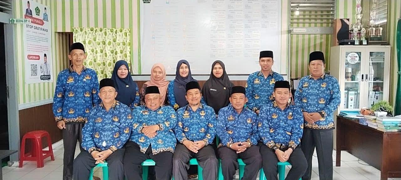 Kepala KUA Sidikalang Pimpin Rapat Koordinasi di Momen Kesadaran Nasional, Tekankan Konsolidasi Kinerja
