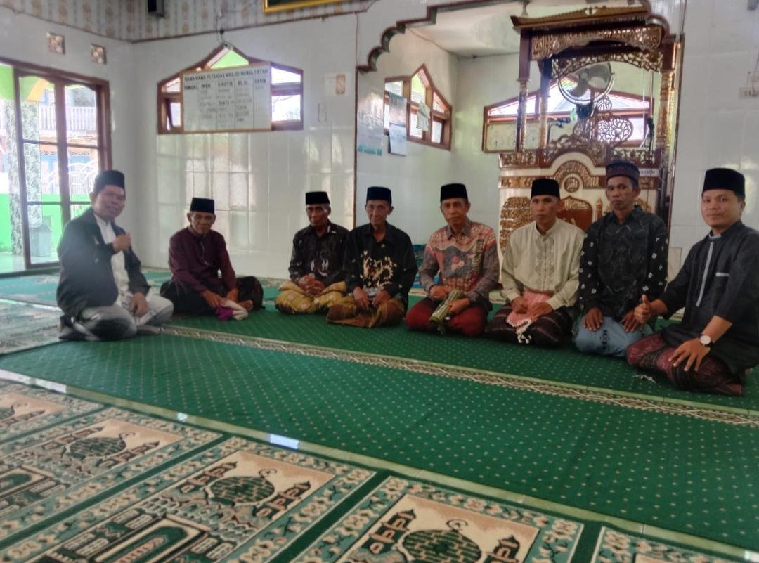 Safari Jumat di Kecamatan Binduriang, Penyuluh Agama Ajak Warga Mendidik Anak Sesuai dengan Ajaran Islam di Masjid Nurul Fatah Desa Kampung Jeruk