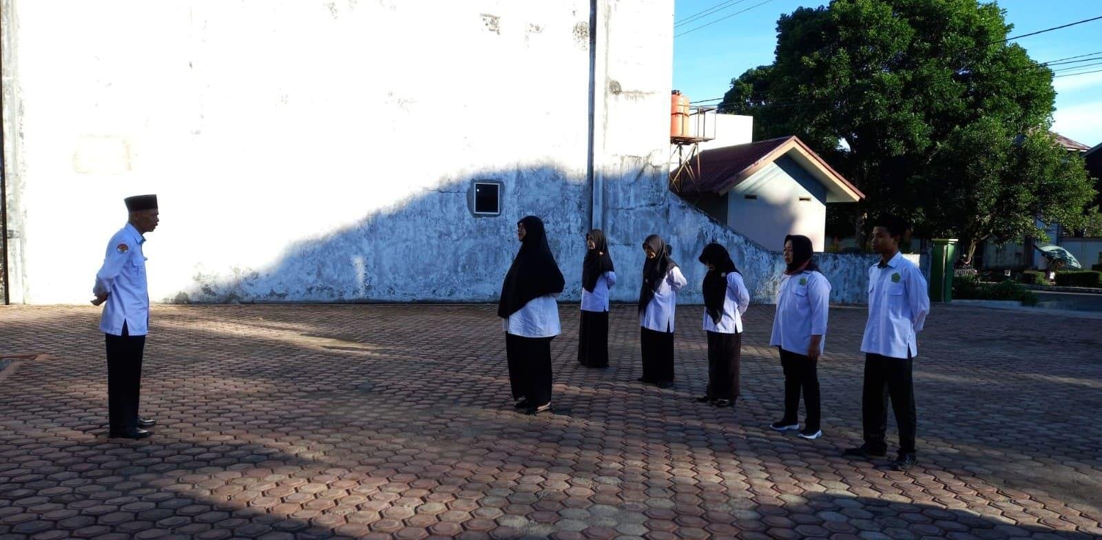 Kepala KUA Curup Pimpin Apel Pagi dan Briefing: Tegaskan Etos Kerja, Disiplin, dan Layanan Prima