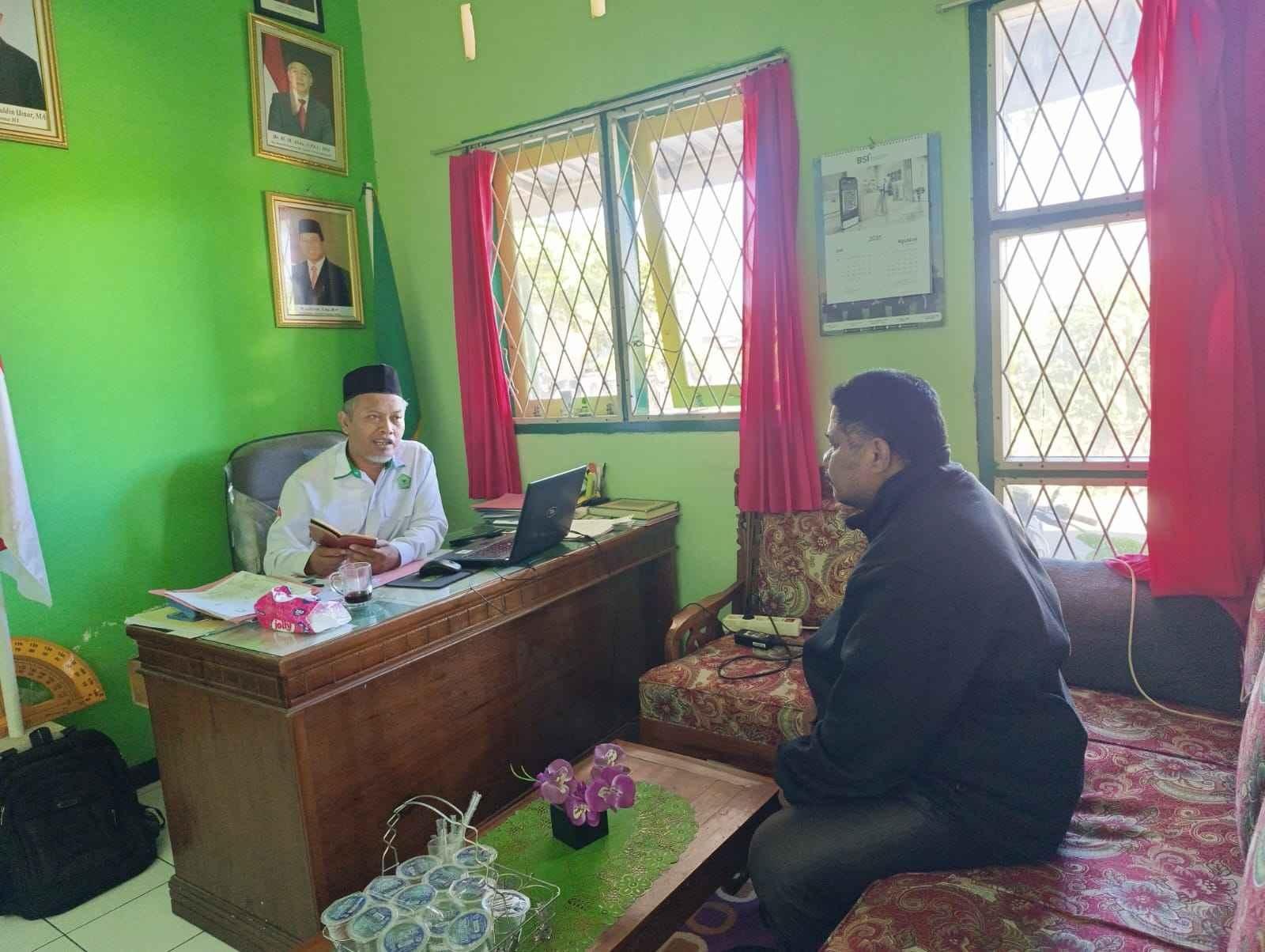 Atasi Kendala Buku Nikah, Kepala KUA Curup Selatan Layani Konsultasi Warga