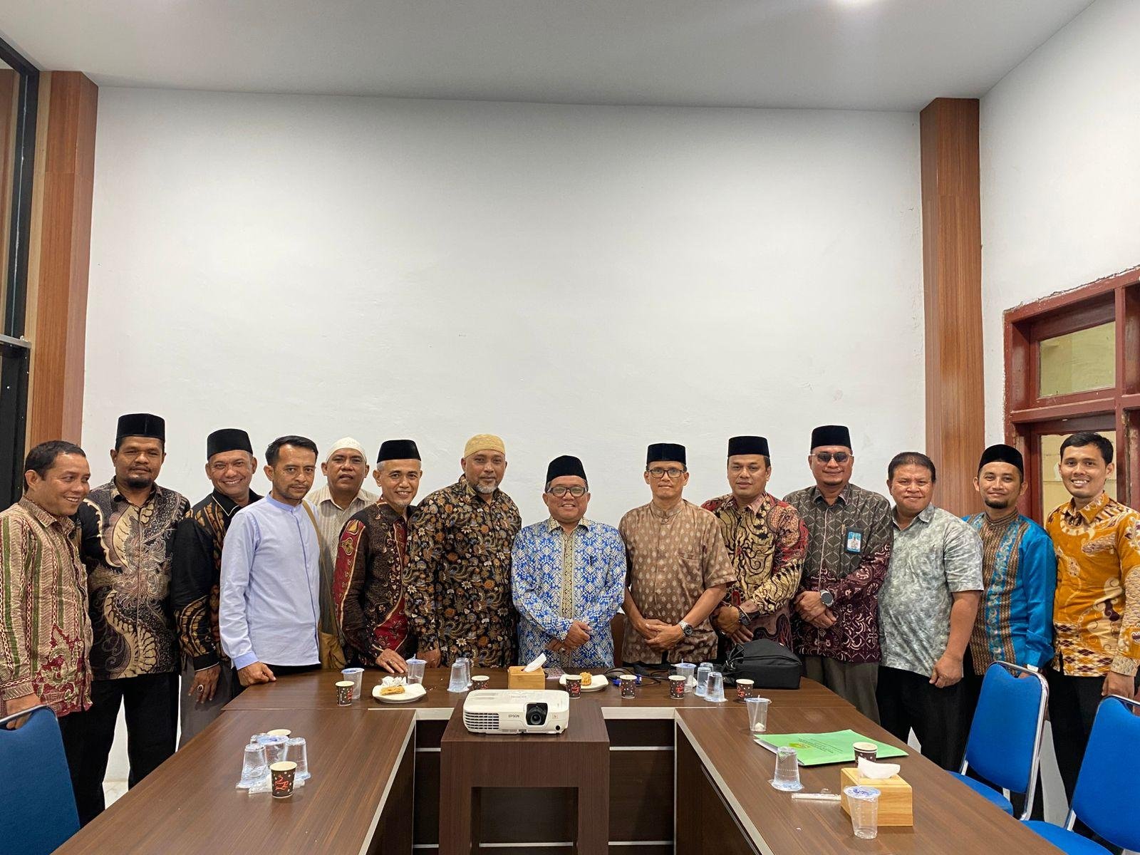 Pertemuan dan Pembinaan Penghulu KUA Se-Kota Banda Aceh