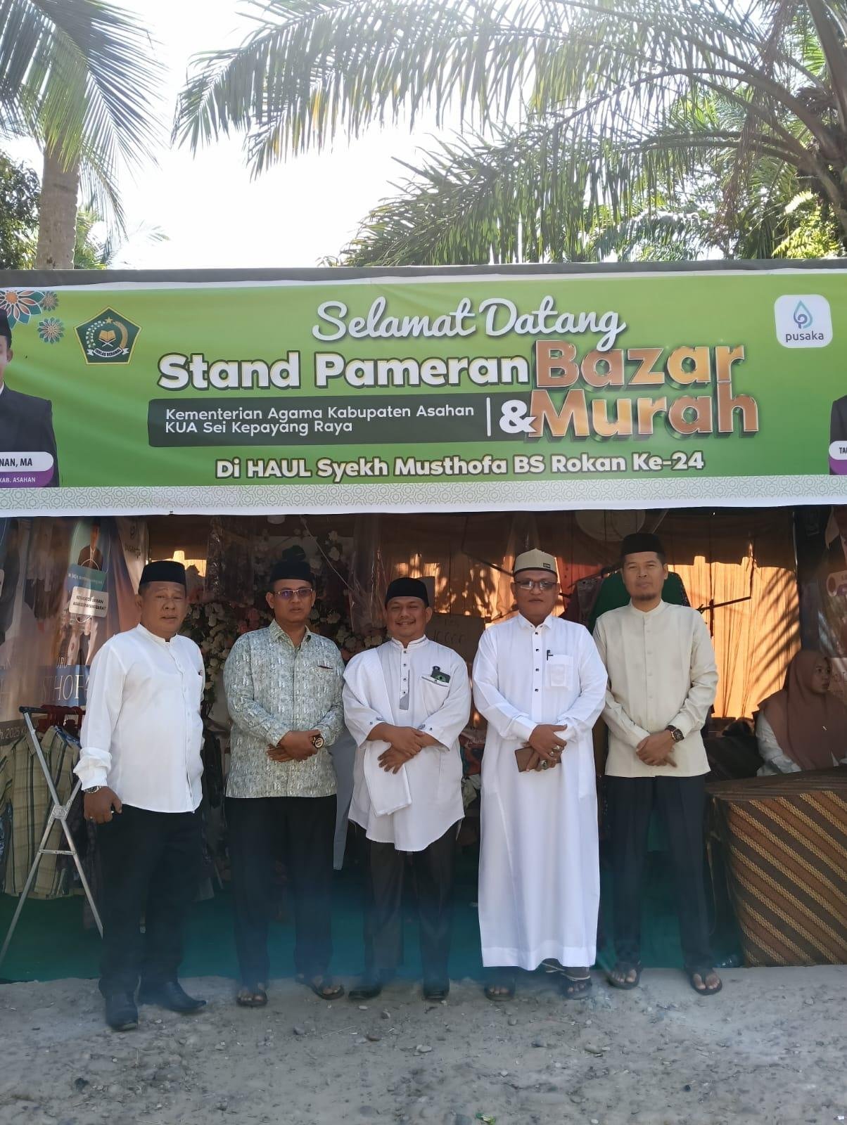 Kepala KUA Sei Kepayang Resmi Tutup Pameran dan Bazar Murah Kemenag Asahan di Haul Syekh Musthofa BS Rokan Ke-24