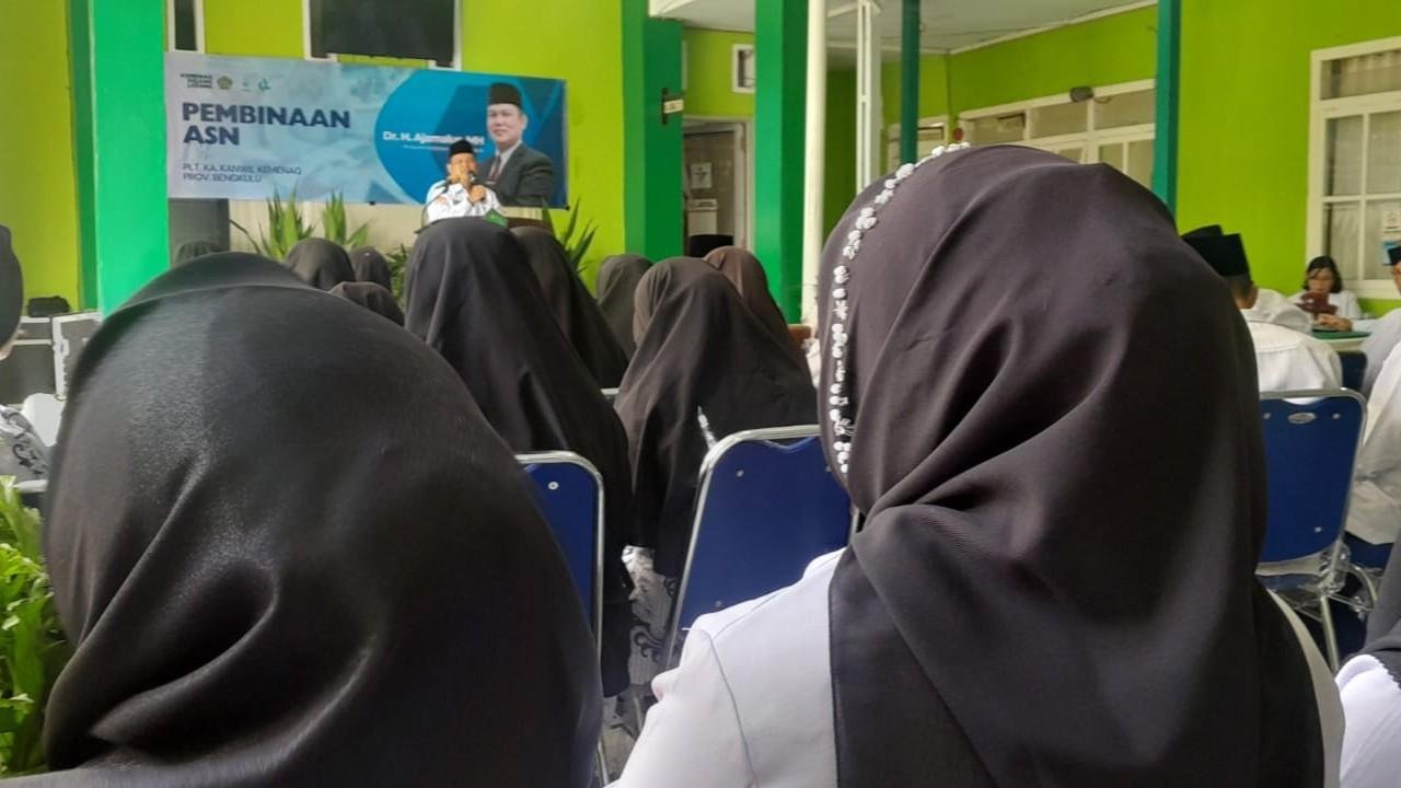 Seluruh ASN KUA Bermani Ulu Raya Hadiri Pembinaan oleh Plt. Kakanwil Kemenag Bengkulu