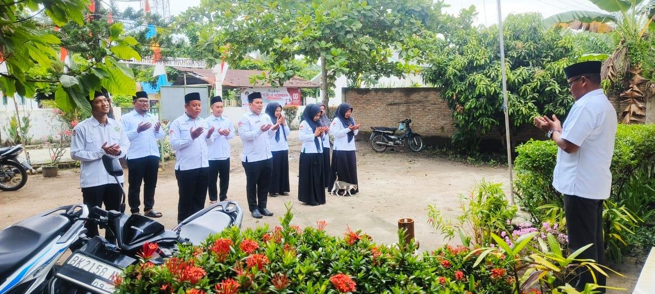 KUA Bandar Khalifah Gelar Apel Perdana Bulan Agustus, Hadirkan Semangat Kemerdekaan
