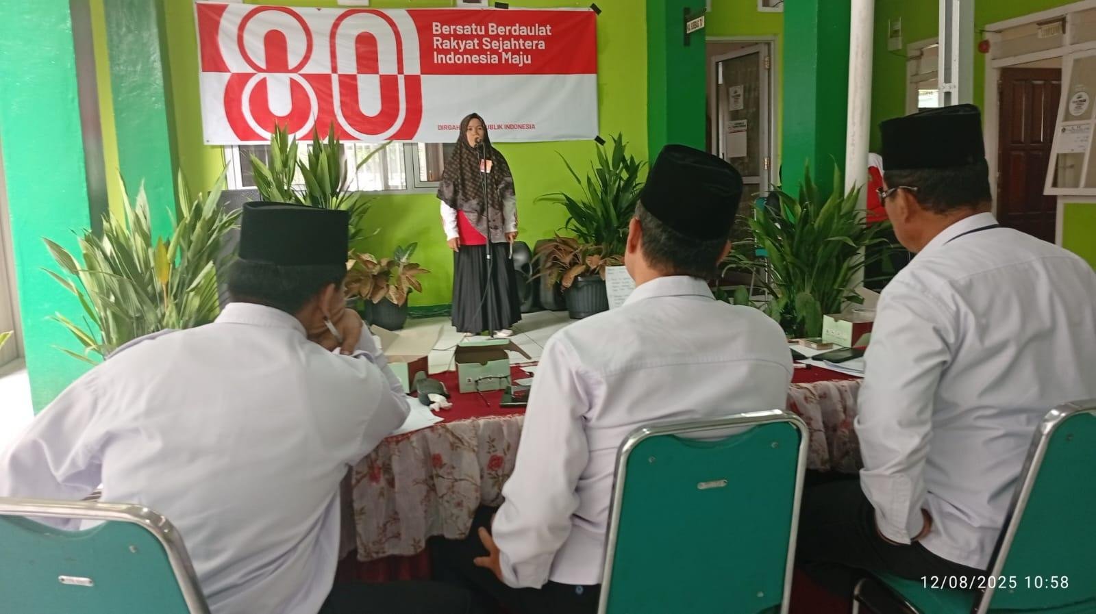 KUA Binduriang Tunjukkan Kreativitas di Lomba Pantun HUT ke-80 RI