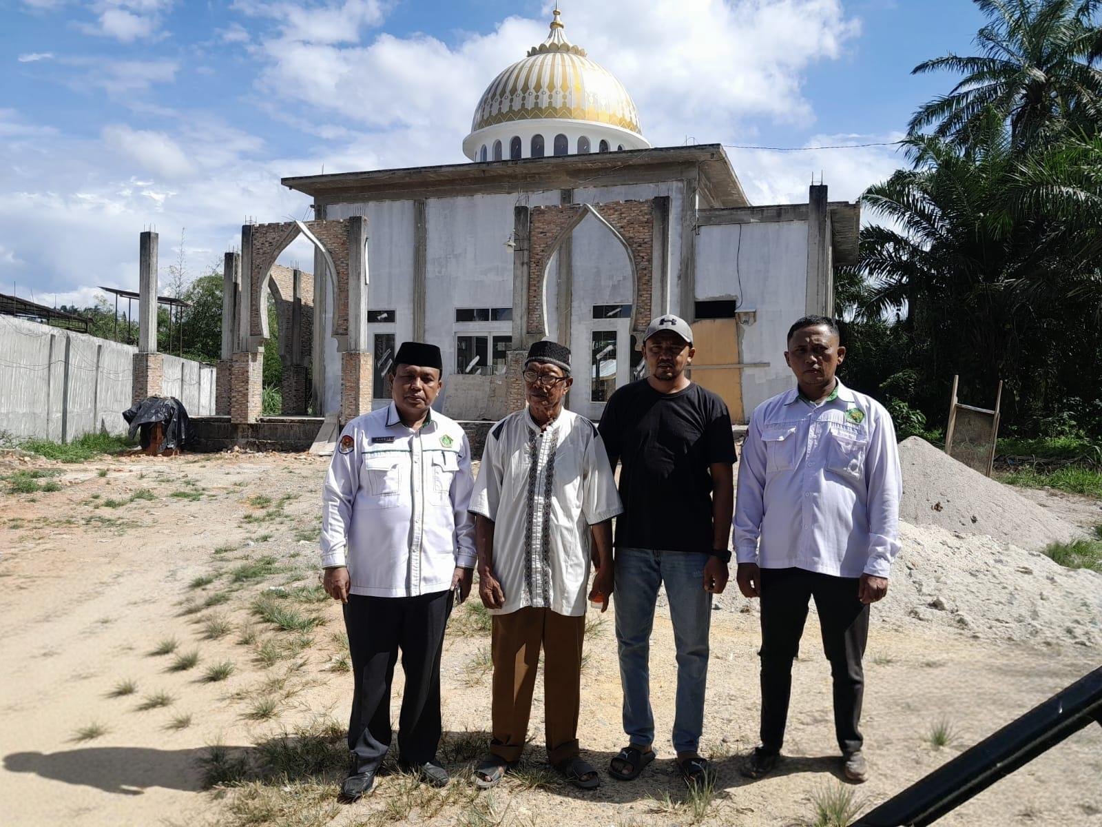 Proses Sertifikasi Tanah Wakaf, Ka KUA Rantau Utara Tinjau Titik Koordinat Masjid