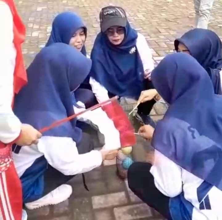 Semarak HUT Kemerdekaan RI ke-80, KUA Kecamatan Curup Tunjukkan Kekompakan di Arena Lomba