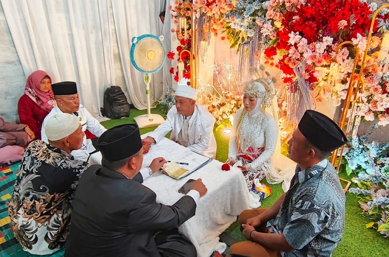 Pimpin Pernikahan di HUT ke-80 Kemerdekaan RI, Kepala KUA Biru Biru Sampaikan Pesan Khusus Cinta Tanah Air