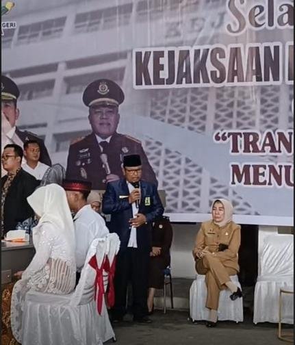 Penghulu KUA Lima Puluh Pimpin Khutbah Nikah Massal diacara HUT Adhyaksa ke-80 Batu Bara
