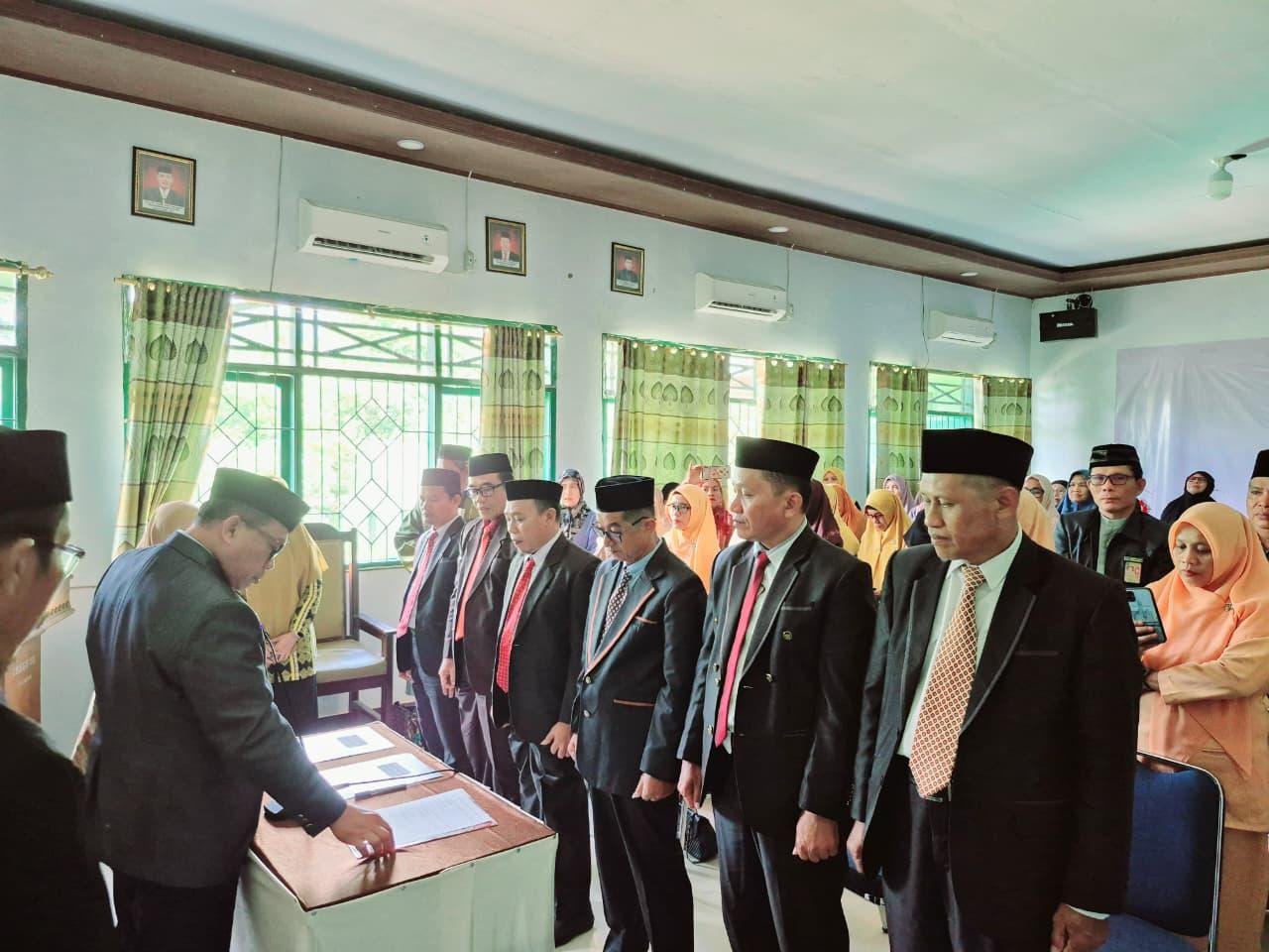 Enam Kepala KUA Dilantik, Kemenag Luwu Utara Dorong Kinerja dan Pelayanan Publik yang Lebih Baik