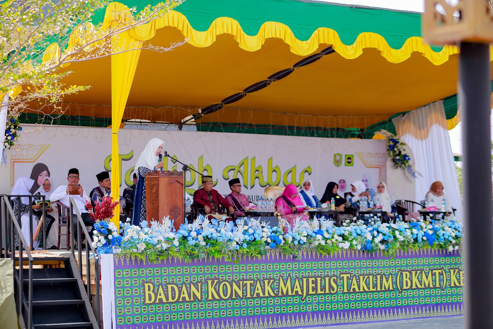 Tabligh Akbar Badan Kontak Majelis Taklim (BKMT) se-Kabupaten Sanggau.