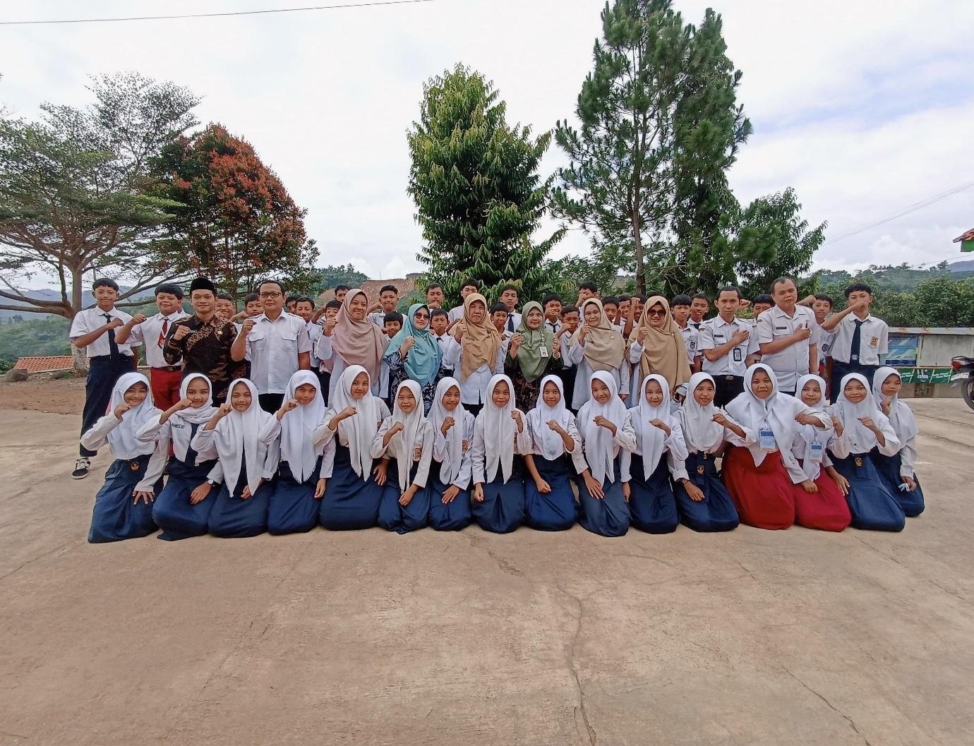 Remaja Desa, Harapan Bangsa: BRUS KUA Purwanegara Warnai MPLS SMPN 6 SATAP Purwanegara dengan Nilai dan Asa